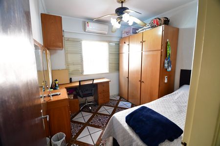 Casa para alugar com 202m², 3 quartos e 4 vagasQuarto 2