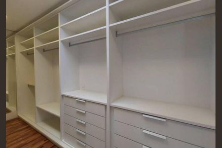 Casa de condomínio à venda com 680m², 5 quartos e 4 vagas Casa de condomínio à venda com 680m², 5 quartos e 4 vagasFoto 15