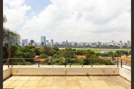 Foto 18 de casa à venda com 5 quartos, 738m² em Jardim Everest, São Paulo