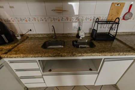 Casa para alugar com 300m², 3 quartos e 2 vagas Casa para alugar com 300m², 3 quartos e 2 vagasCozinha
