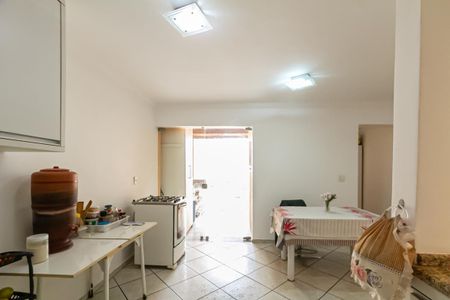 Casa para alugar com 300m², 3 quartos e 2 vagas Casa para alugar com 300m², 3 quartos e 2 vagasCozinha