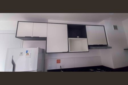 Cozinha de apartamento para alugar com 2 quartos, 37m² em Vila Butantã, São Paulo