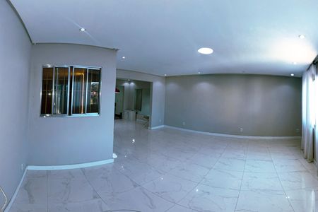 Casa para alugar com 3 quartos, 82m² em Jardim Santa Terezinha, Taboão da Serra