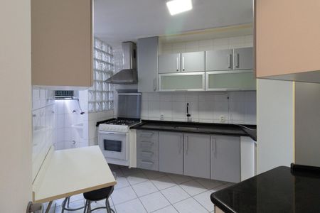Cozinha de apartamento à venda com 3 quartos, 82m² em Cidade São Francisco, São Paulo