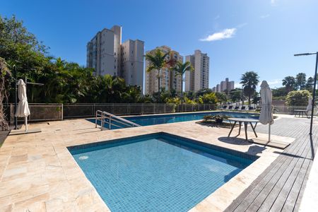 Apartamento para alugar com 108m², 3 quartos e 2 vagas Apartamento para alugar com 108m², 3 quartos e 2 vagasÁrea comum - Piscina