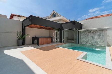 Casa à venda com 4 quartos, 350m² em Barra da Tijuca, Rio de Janeiro