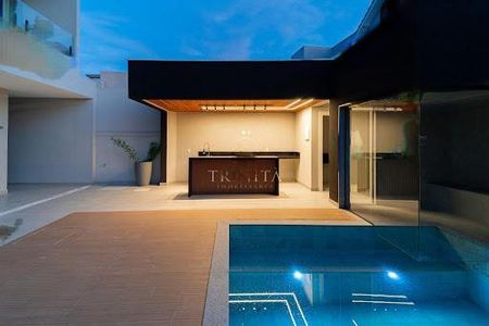Casa à venda com 4 quartos, 350m² em Barra da Tijuca, Rio de Janeiro