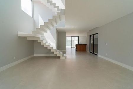 Casa à venda com 4 quartos, 350m² em Barra da Tijuca, Rio de Janeiro