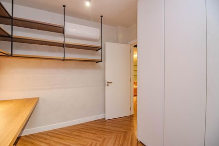 Quarto 1 de apartamento à venda com 2 quartos, 78m² em Independência, Porto Alegre