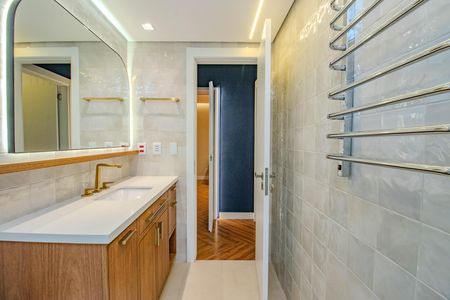 Apartamento à venda com 78m², 2 quartos e 1 vaga Apartamento à venda com 78m², 2 quartos e 1 vagaBanheiro