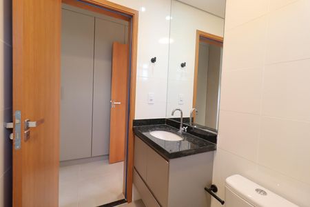 Banheiro social  de apartamento para alugar com 2 quartos, 82m² em Jardim Paulista, Ribeirão Preto