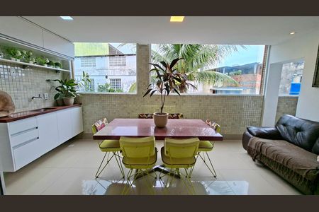 Sala  de casa para alugar com 4 quartos, 140m² em Brotas, Salvador