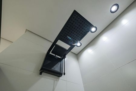 Banheiro de kitnet/studio para alugar com 1 quarto, 28m² em Vila Madalena, São Paulo