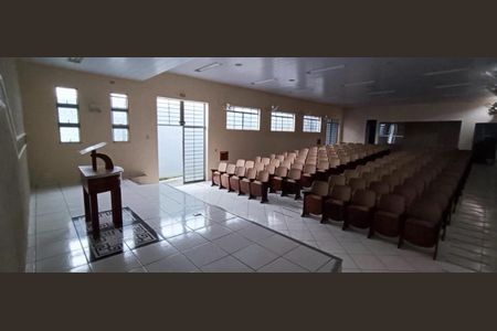 Casa à venda com 179m², 2 quartos e sem vaga