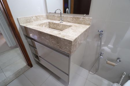 Casa para alugar com 312m², 3 quartos e 4 vagasBanheiro Social