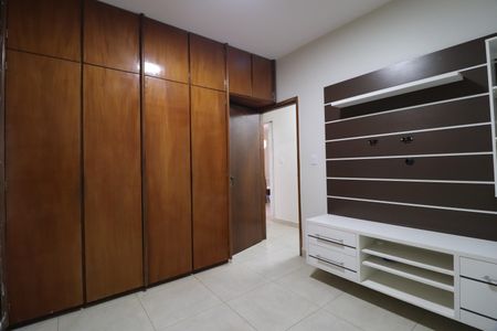 Casa para alugar com 312m², 3 quartos e 4 vagasQuarto 2