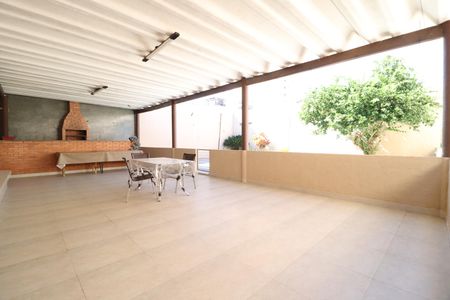 Casa para alugar com 312m², 3 quartos e 4 vagasVaranda