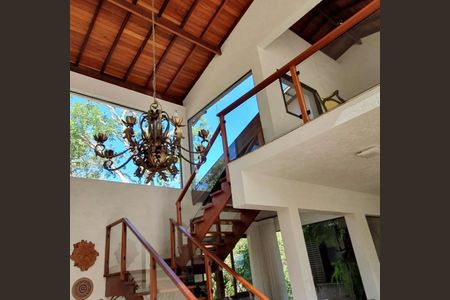 Casa de condomínio à venda com 450m², 3 quartos e 3 vagas