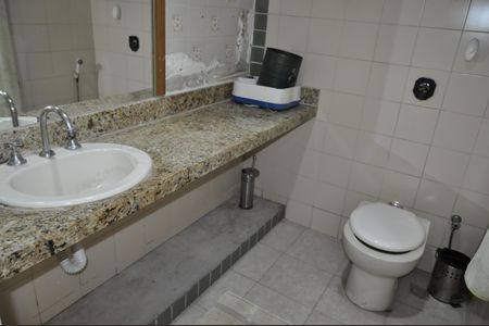 Apartamento à venda com 120m², 3 quartos e sem vagaBanheiro
