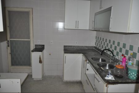 Apartamento à venda com 120m², 3 quartos e sem vagaCozinha