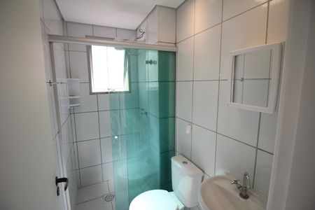 Banheiro de apartamento à venda com 2 quartos, 48m² em Diamante, Belo Horizonte