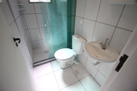 Banheiro de apartamento à venda com 2 quartos, 48m² em Diamante, Belo Horizonte