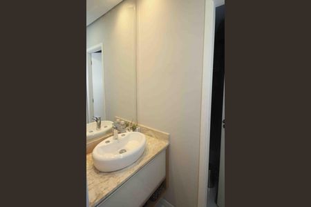 Banheiro de apartamento à venda com 1 quarto, 50m² em Jardim Ibitirama, São Paulo