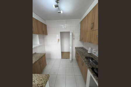 Cozinha de apartamento para alugar com 2 quartos, 50m² em Vila Carrão, São Paulo