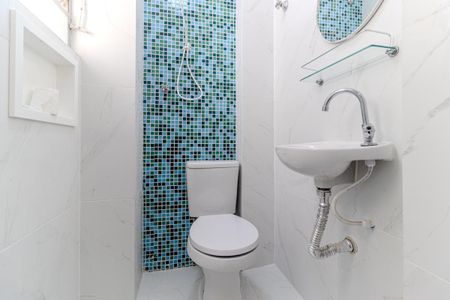 Banheiro de apartamento para alugar com 1 quarto, 39m² em República, São Paulo