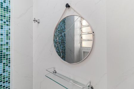 Banheiro de apartamento para alugar com 1 quarto, 39m² em República, São Paulo
