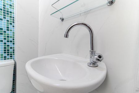 Banheiro de apartamento para alugar com 1 quarto, 39m² em República, São Paulo