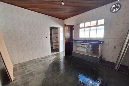 Casa para alugar com 225m², 2 quartos e 3 vagasCozinha