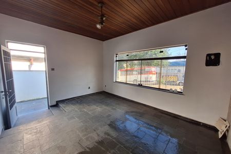 Casa para alugar com 225m², 2 quartos e 3 vagasSala