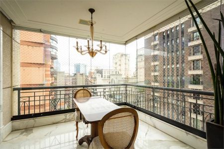 Apartamento à venda com 3 quartos, 333m² em Vila Nova Conceição, São Paulo