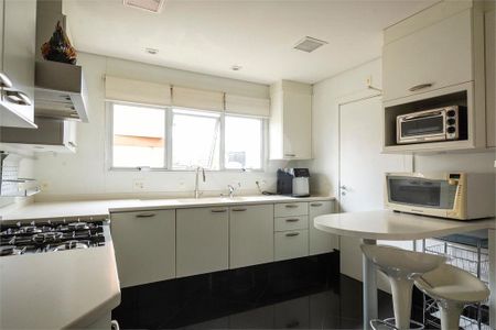 Apartamento à venda com 3 quartos, 333m² em Vila Nova Conceição, São Paulo