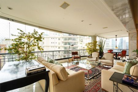 Apartamento à venda com 3 quartos, 333m² em Vila Nova Conceição, São Paulo