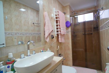 Banheiro suíte  de apartamento para alugar com 3 quartos, 93m² em Petrópolis, Porto Alegre