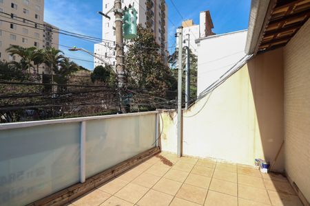 Varanda de casa à venda com 4 quartos, 260m² em Jardim Umarizal, São Paulo