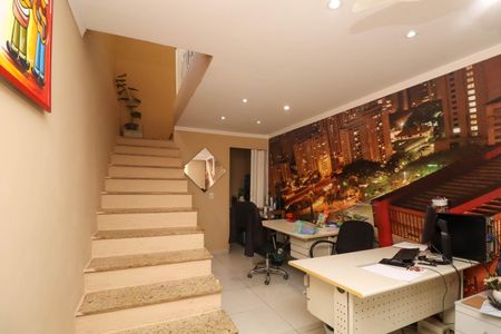 Casa à venda com 4 quartos, 260m² em Jardim Umarizal, São Paulo