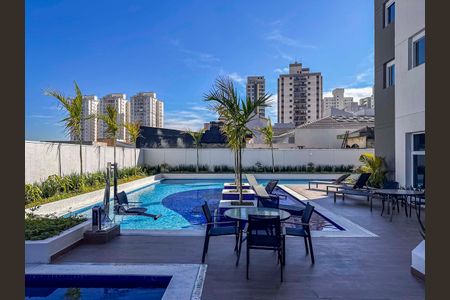Apartamento à venda com 94m², 3 quartos e 2 vagas Apartamento à venda com 94m², 3 quartos e 2 vagasÁrea comum - Piscina