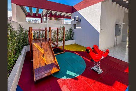 Apartamento à venda com 94m², 3 quartos e 2 vagas Apartamento à venda com 94m², 3 quartos e 2 vagasÁrea comum - Playground