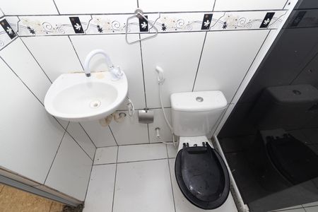 Banheiro de apartamento para alugar com 1 quarto, 60m² em Realengo, Rio de Janeiro