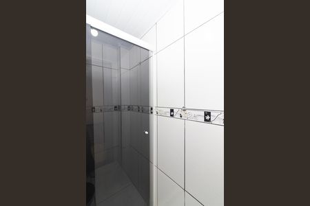 Banheiro de apartamento para alugar com 1 quarto, 60m² em Realengo, Rio de Janeiro