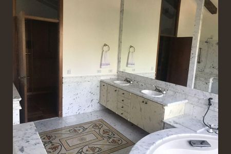 Casa à venda com 2109m², 5 quartos e 4 vagas