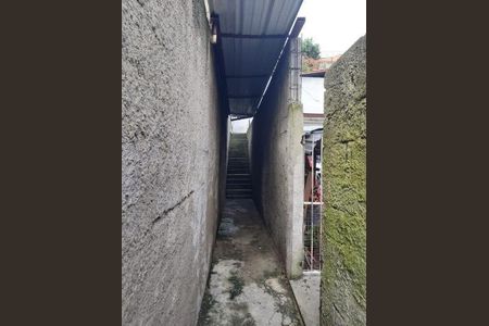 CORREDOR INTERNO de casa à venda com 2 quartos, 593m² em Santa Maria, Osasco