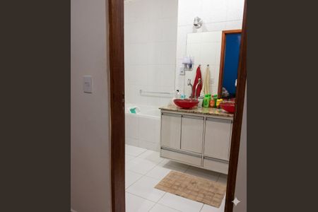 Foto 06 de casa à venda com 3 quartos, 200m² em Parque Maria Domitila, São Paulo