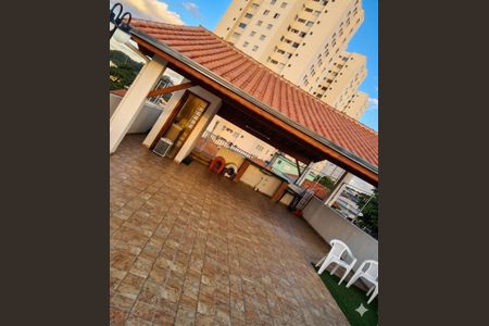 Foto 01 de casa à venda com 3 quartos, 200m² em Parque Maria Domitila, São Paulo