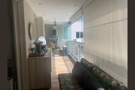 Apartamento à venda com 81m², 2 quartos e 1 vaga Apartamento à venda com 81m², 2 quartos e 1 vagaVaranda