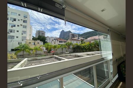 Apartamento à venda com 81m², 2 quartos e 1 vaga Apartamento à venda com 81m², 2 quartos e 1 vagaVista
