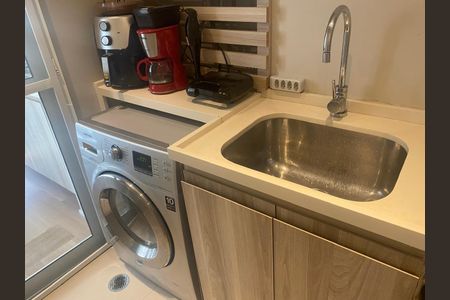 Apartamento à venda com 81m², 2 quartos e 1 vaga Apartamento à venda com 81m², 2 quartos e 1 vagaÁrea de serviço